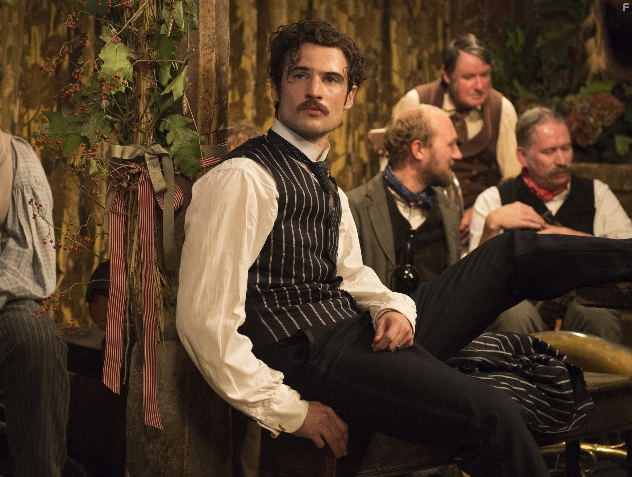 Tom Sturridge in Вдали от безумной толпы (2015)