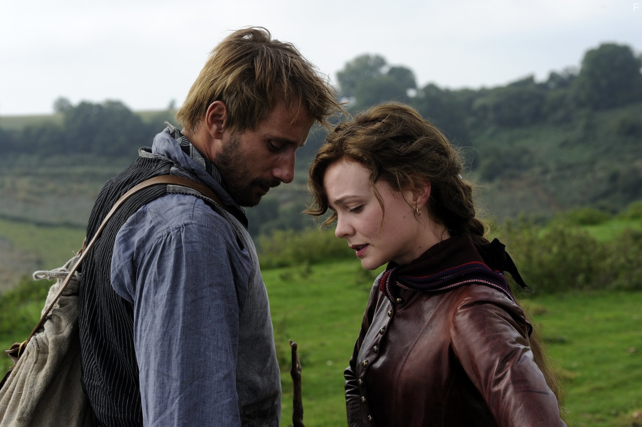 Matthias Schoenaerts and Carey Mulligan in Вдали от безумной толпы (2015)