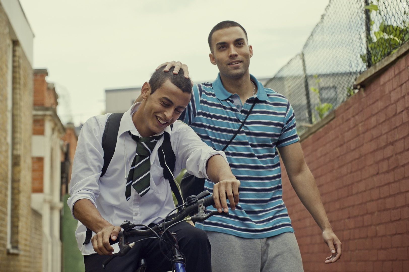 James Floyd and Fady Elsayed in Мой брат Дьявол (2012)
