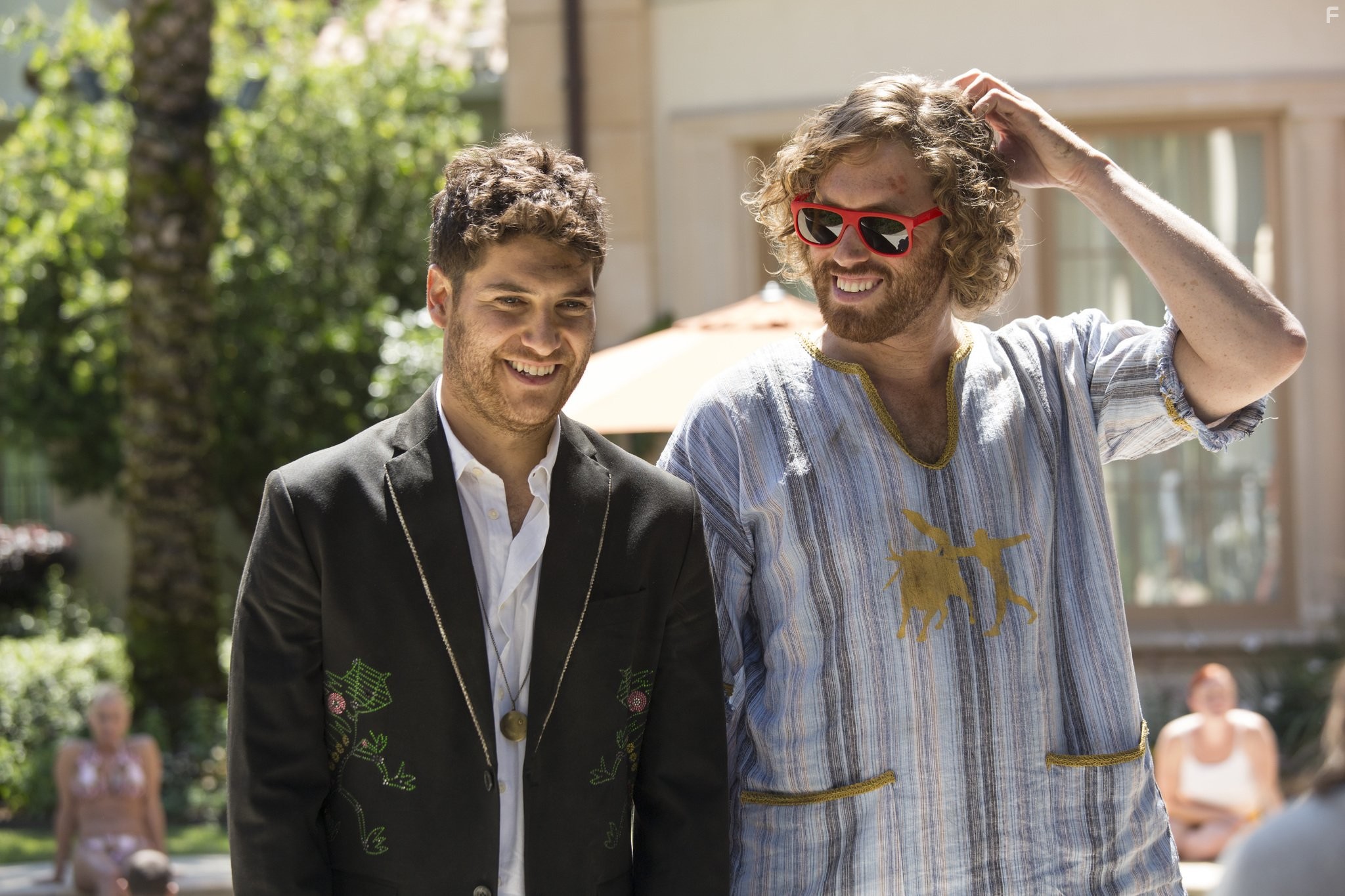 Adam Pally and T.J. Miller in Голые перцы (2014)