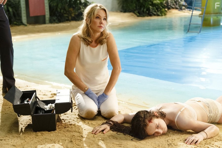 Andrea Roth and Amanda Thomson in Вознесение (2014)