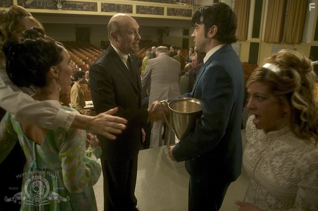 Hector Elizondo and Ron Livingston in Музыка внутри (2007)