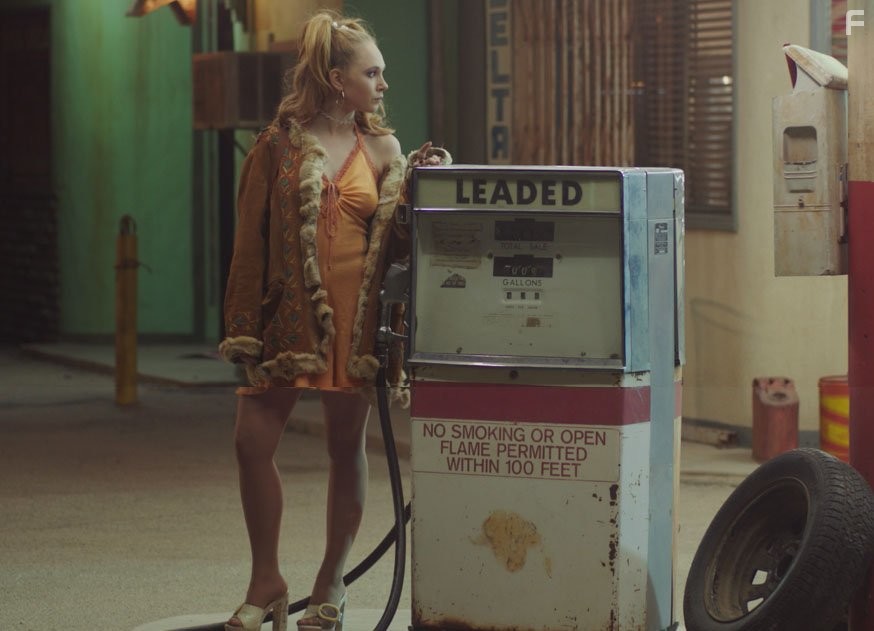 Juno Temple in Safelight (2015)