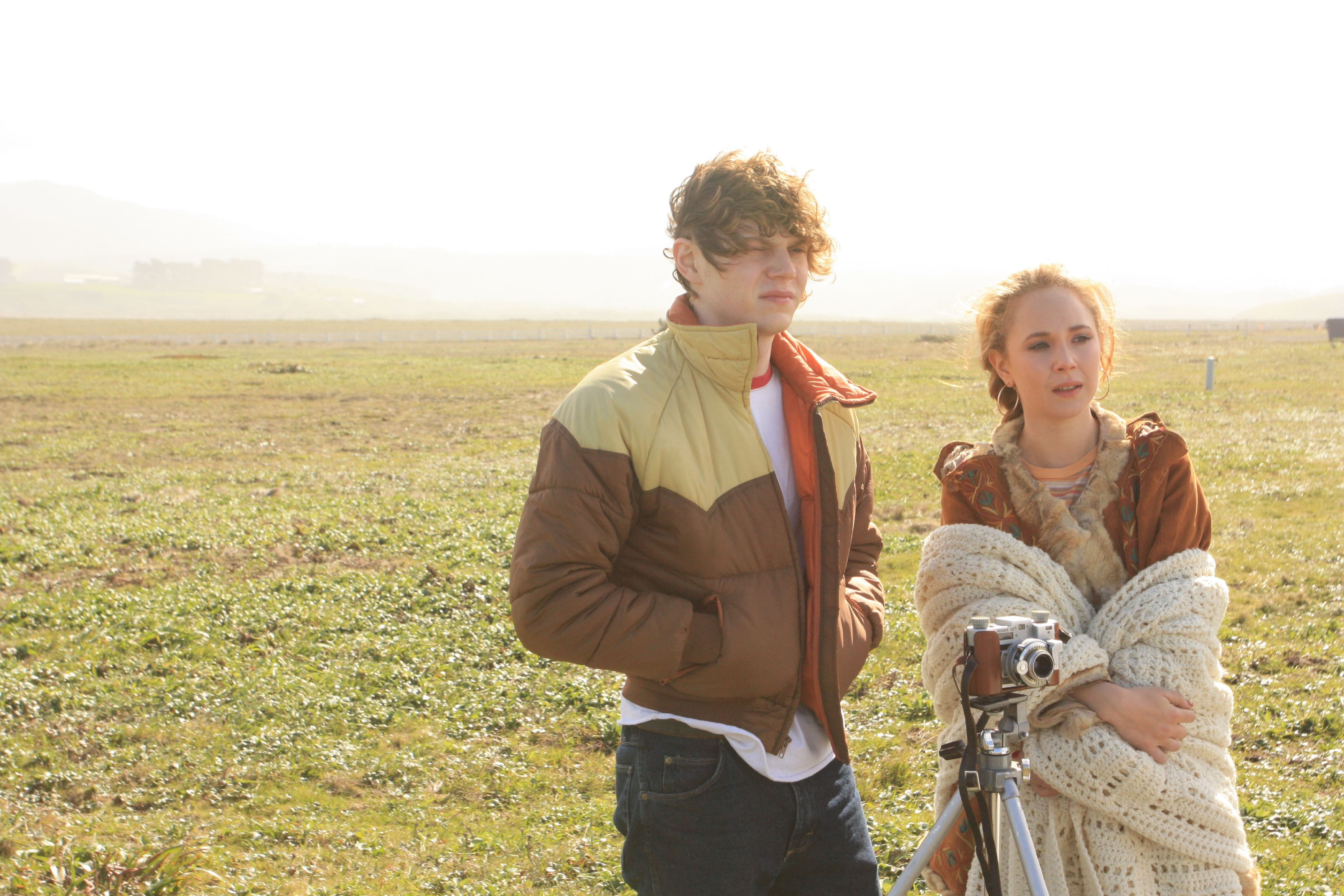 Juno Temple and Evan Peters in Safelight (2015)
