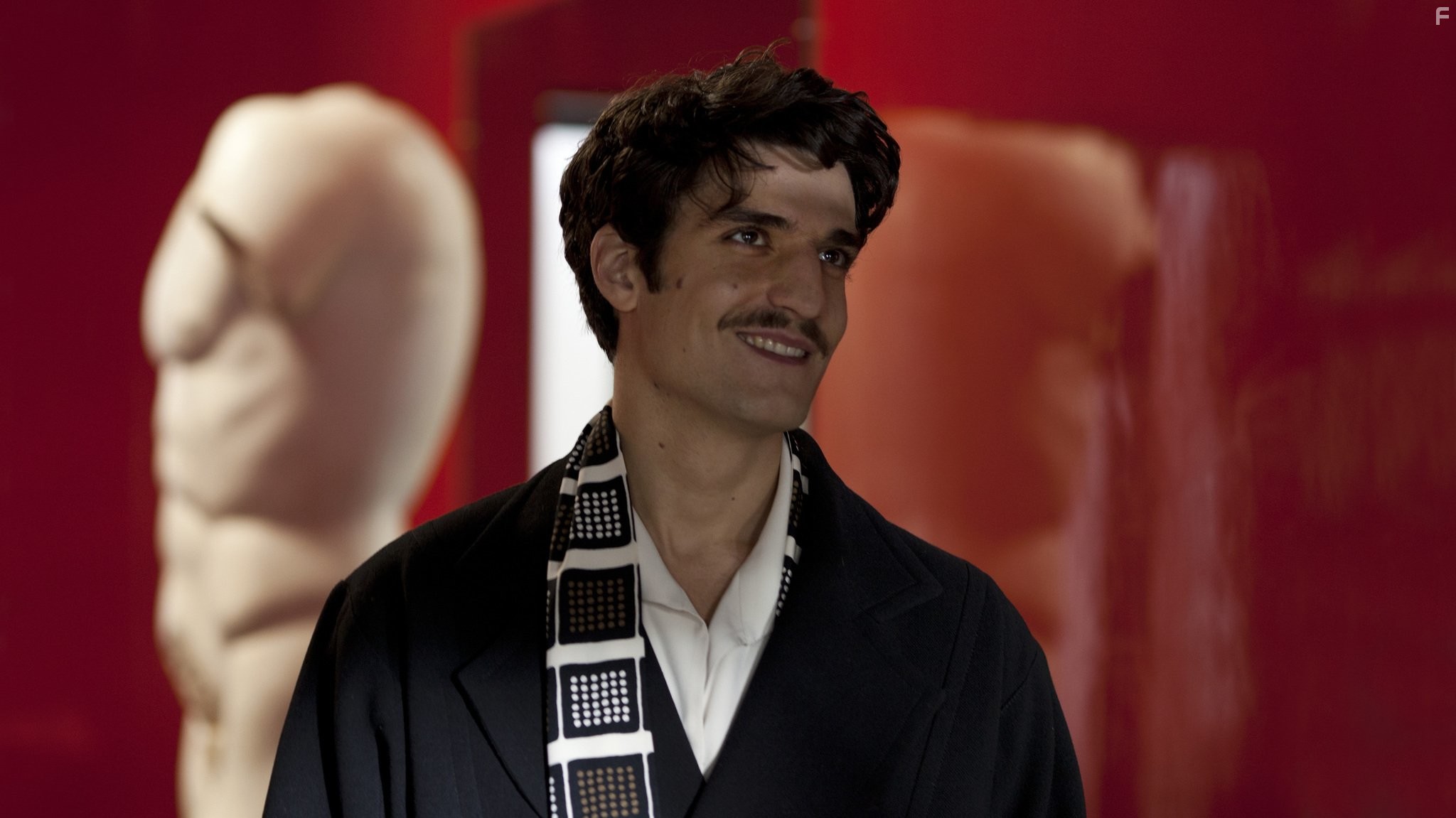 Louis Garrel in Сен-Лоран. Стиль - это я (2014)