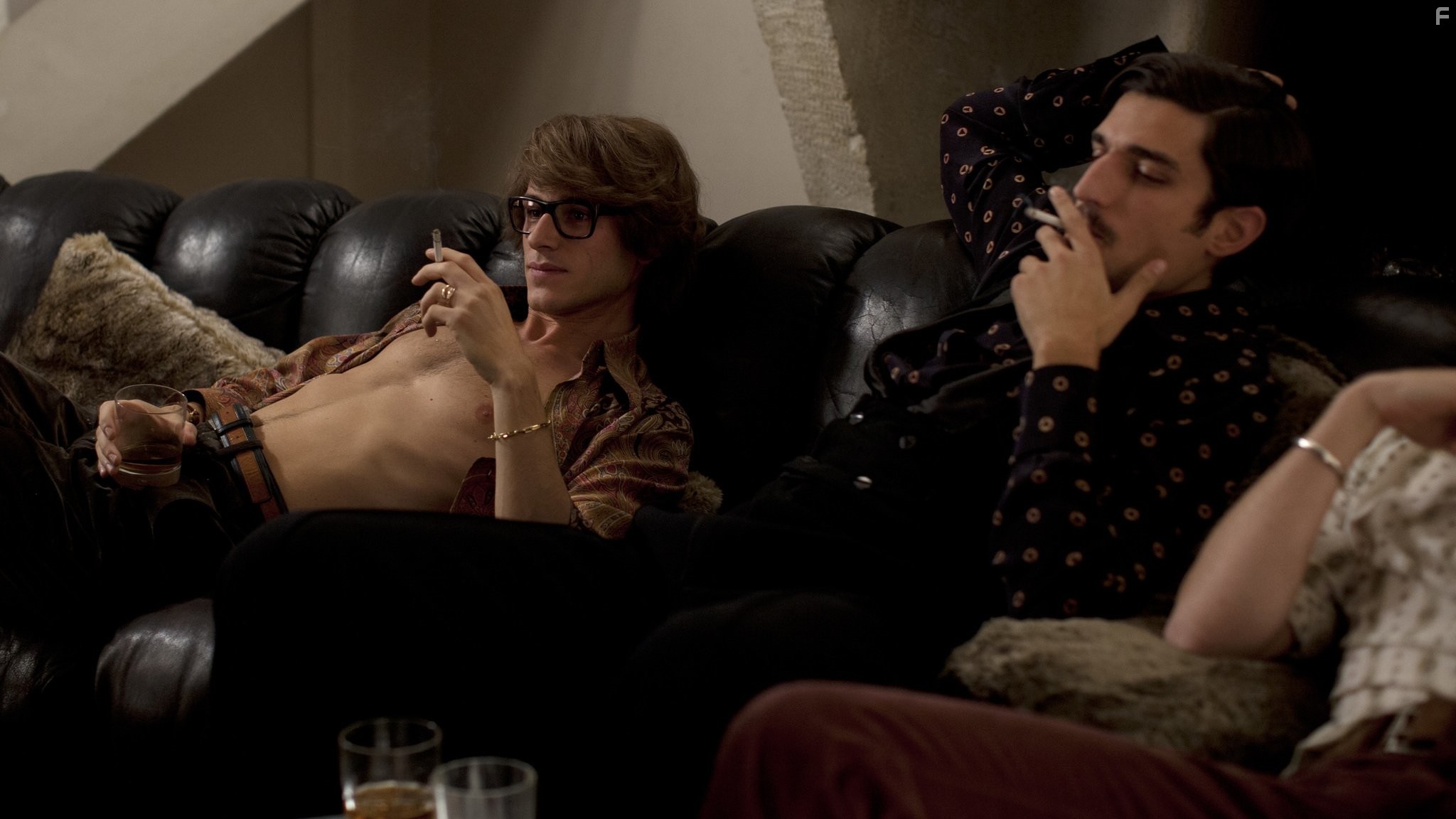 Louis Garrel and Gaspard Ulliel in Сен-Лоран. Стиль - это я (2014)