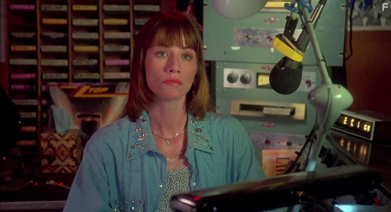 Caroline Williams in Техасская резня бензопилой 2 (1986)