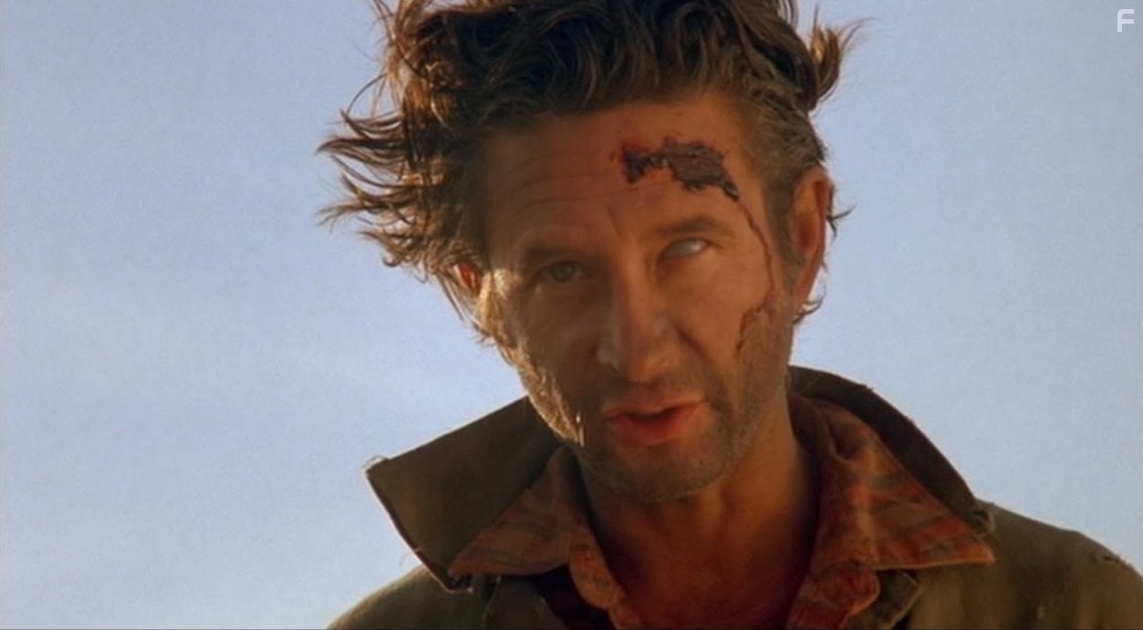 Tom Everett in Техасская резня бензопилой 3: Кожаное лицо (1990)