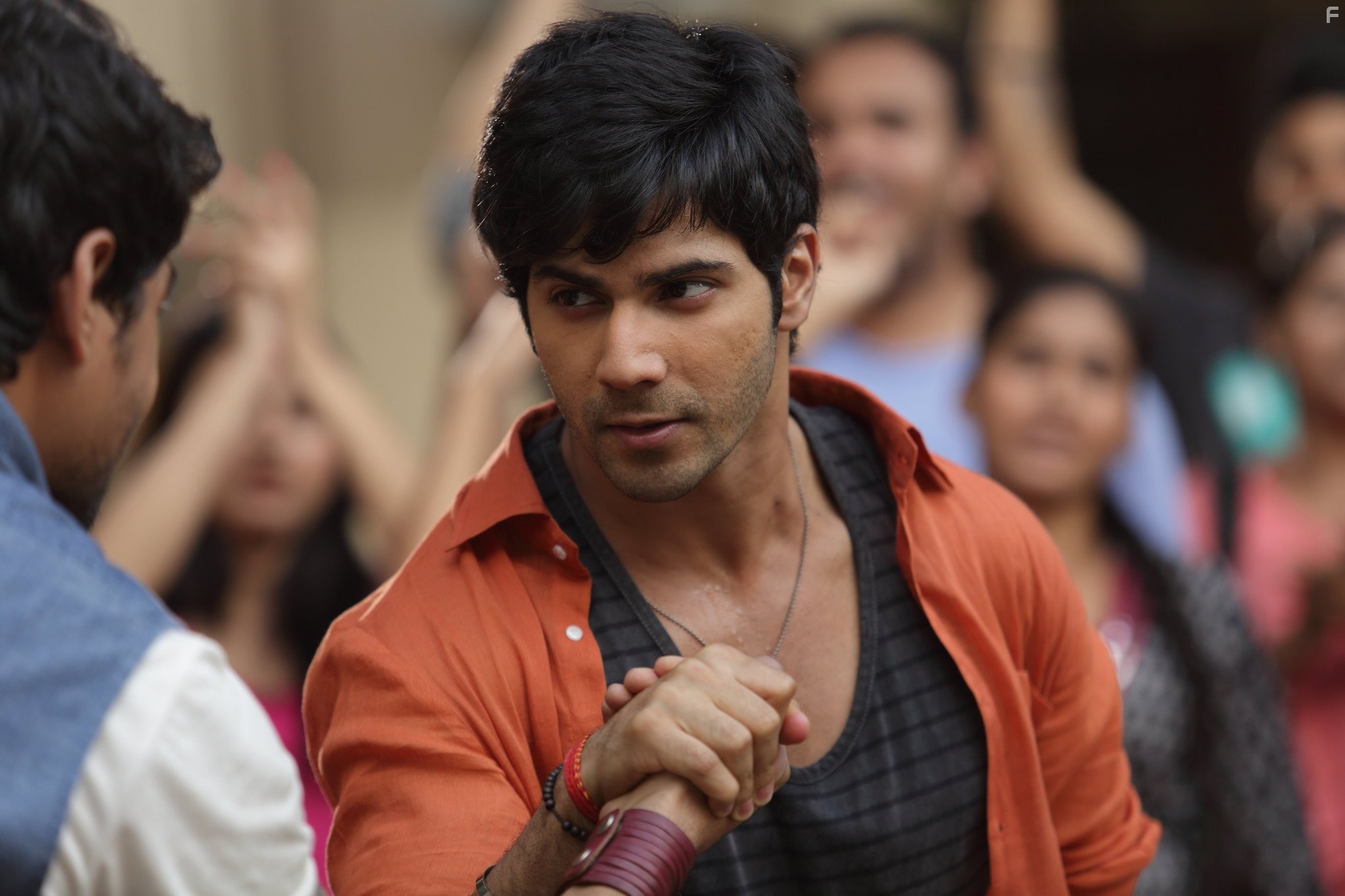 Varun Dhawan in Невеста Хампти Шармы (2014)