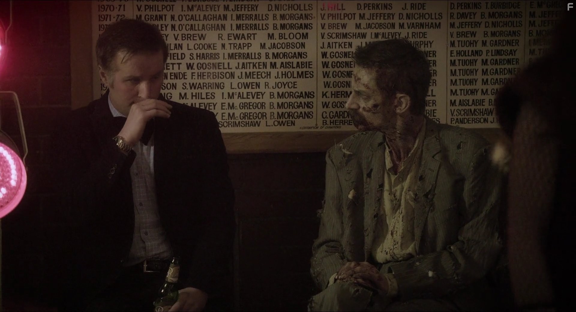 Ian Harcourt and Stu Rutherford in Реальные упыри (2014)