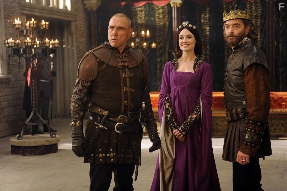 Vinnie Jones, Timothy Omundson, and Mallory Jansen in Галавант (2015)