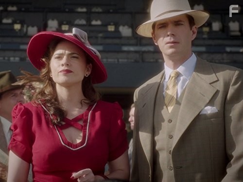James D'Arcy and Hayley Atwell in Агент Картер (2015)