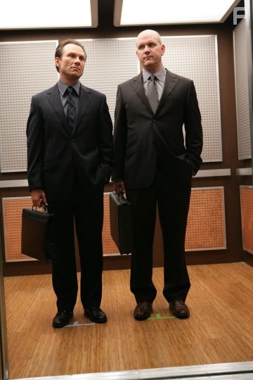 Christian Slater and Mike O'Malley in Мой личный враг (2008)