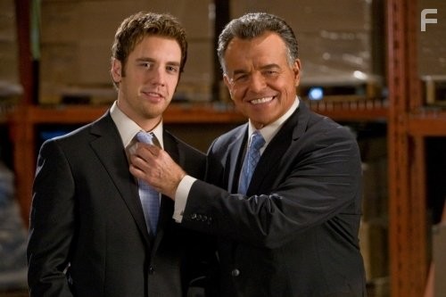 Bret Harrison and Ray Wise in На службе у дьявола (2007)