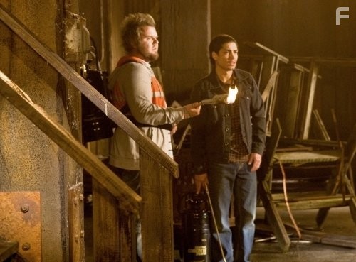 Rick Gonzalez and Tyler Labine in На службе у дьявола (2007)