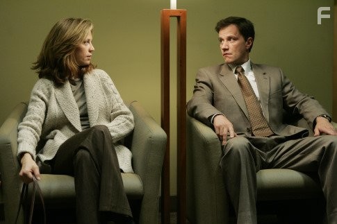 Ally Walker and Tim DeKay in Скажи мне, что любишь меня (2007)
