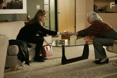 Jane Alexander and Ally Walker in Скажи мне, что любишь меня (2007)