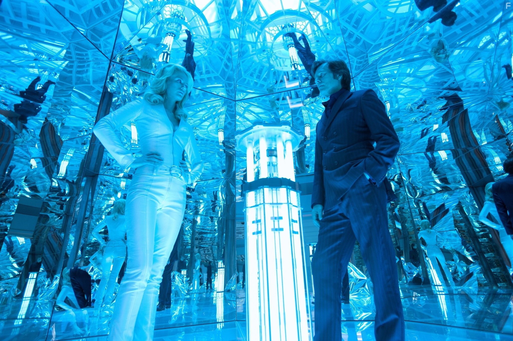 Kevin Bacon and January Jones in Люди Икс: Первый класс (2011)