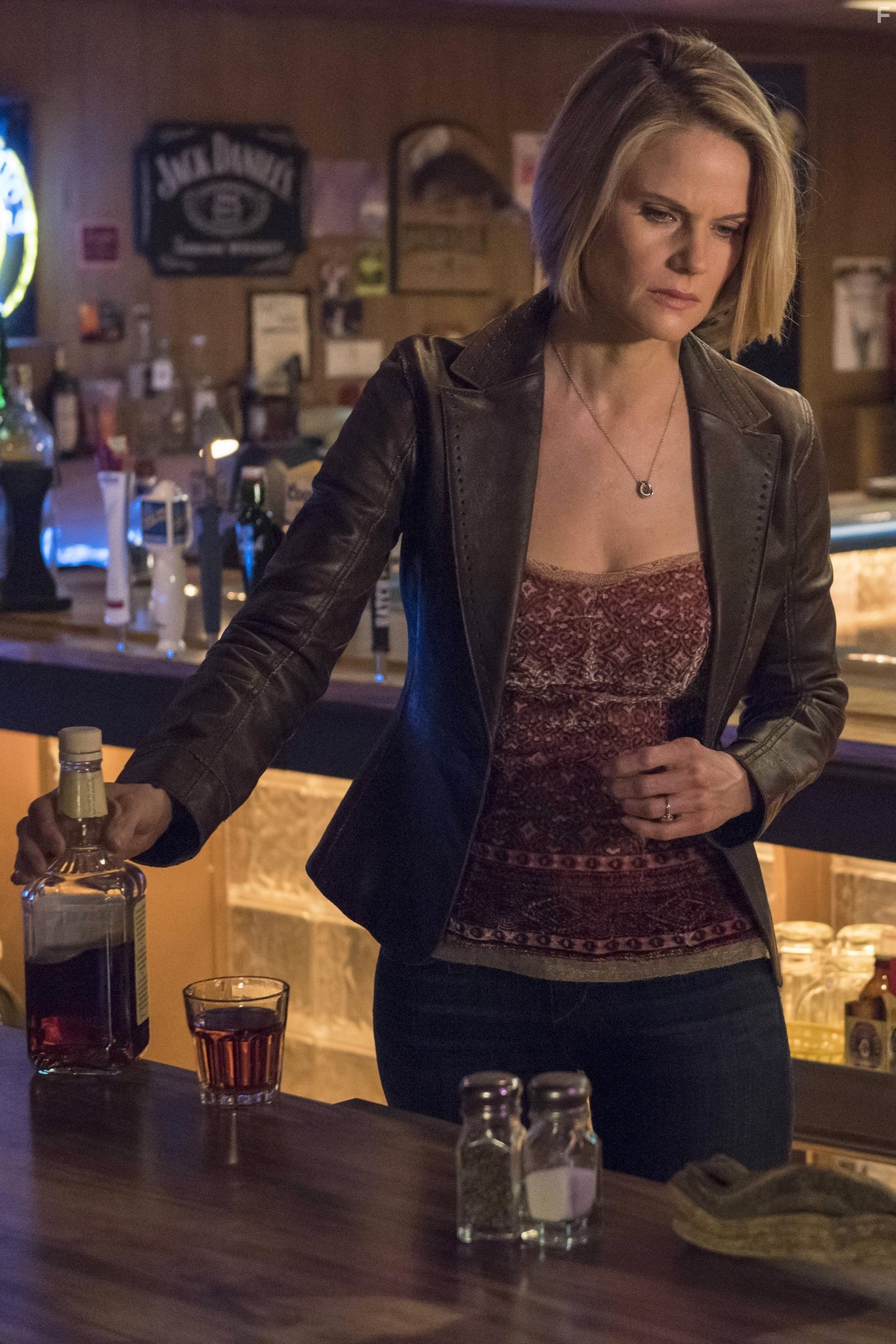 Joelle Carter in Правосудие (2010)