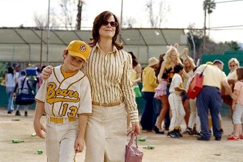 Marcia Gay Harden and Ridge Canipe in Несносные медведи (2005)