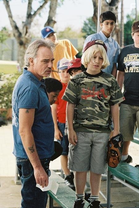 Billy Bob Thornton, Timmy Deters, Jeffrey Tedmori, Ridge Canipe, Brandon Craggs, Kenneth 'K.C.' Harris, and Aman Johal in Несносные медведи (2005)