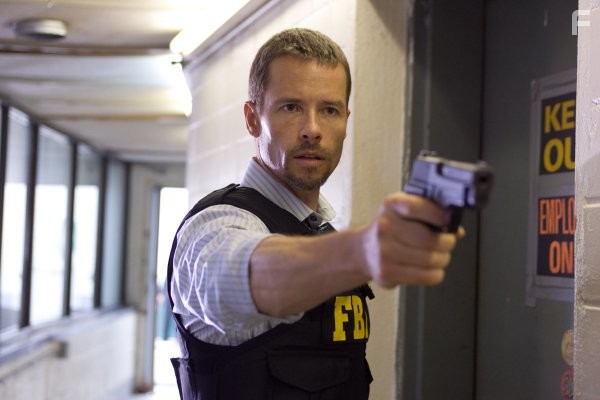 Guy Pearce in Предатель (2008)