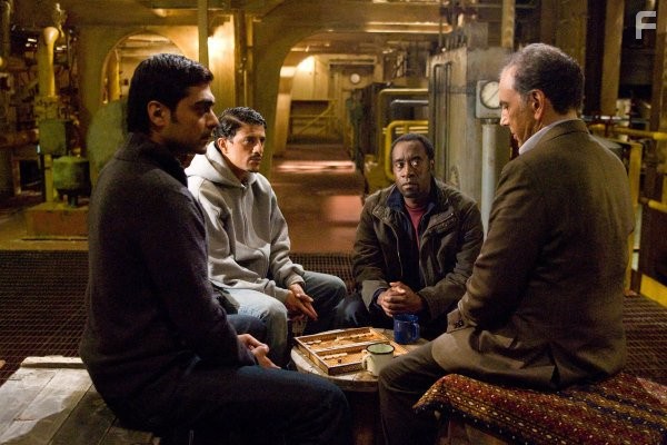 Don Cheadle, Raad Rawi, and Alyy Khan in Предатель (2008)