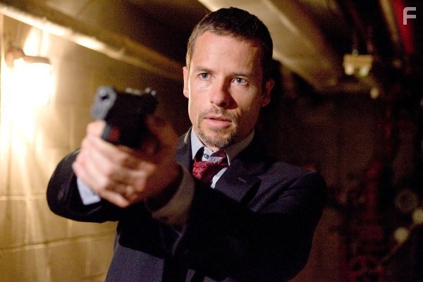 Guy Pearce in Предатель (2008)