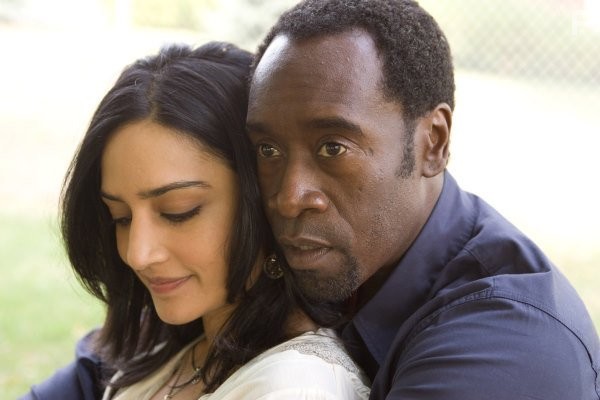 Don Cheadle and Archie Panjabi in Предатель (2008)