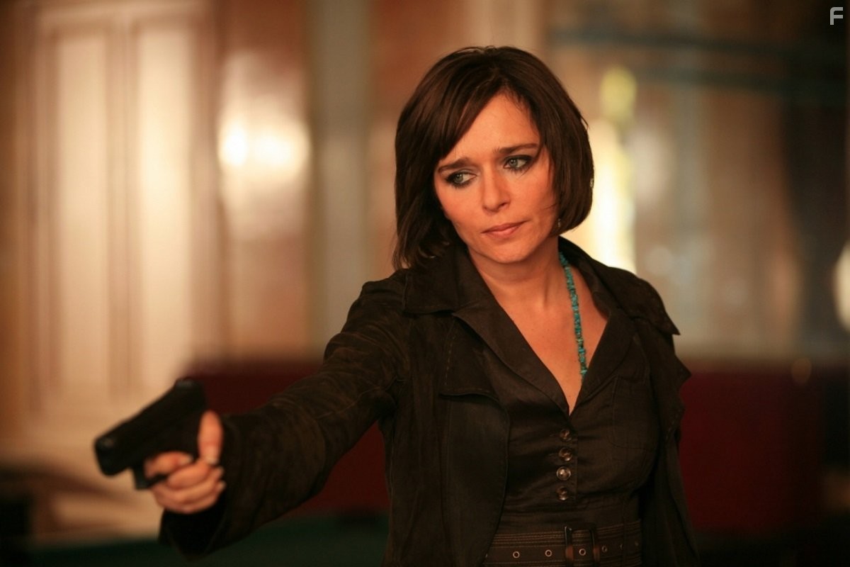 Valeria Golino in Отпетые мошенники (2008)