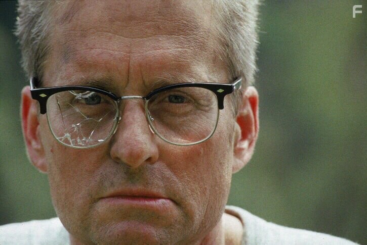 Michael Douglas in С меня хватит! (1993)