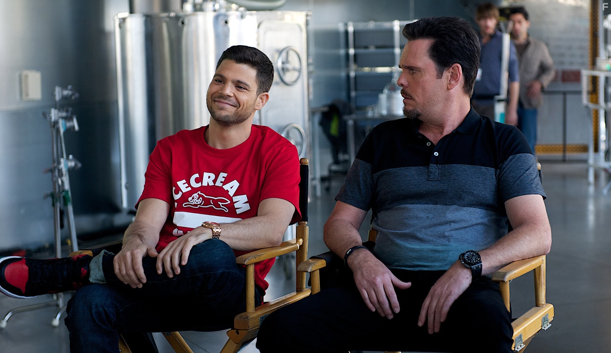 Kevin Dillon and Jerry Ferrara in Антураж (2015)