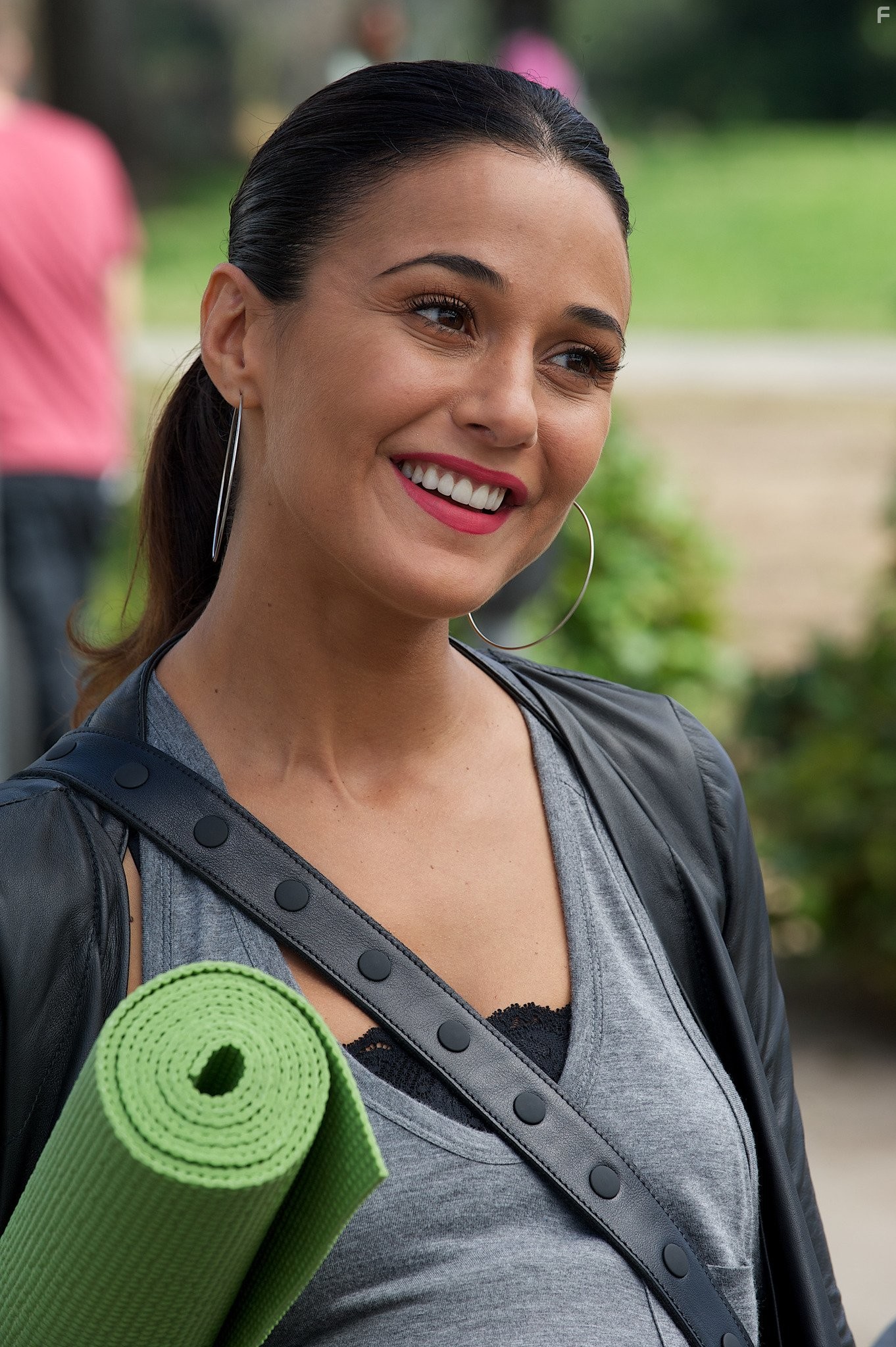 Emmanuelle Chriqui in Антураж (2015)