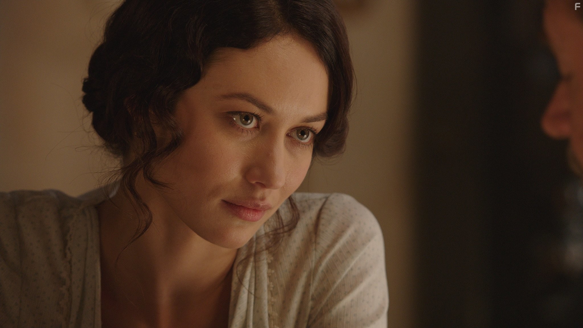 Olga Kurylenko in Искатель воды (2014)