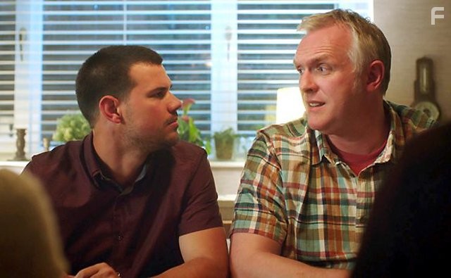 Taylor Lautner and Greg Davies in Куку (2012)