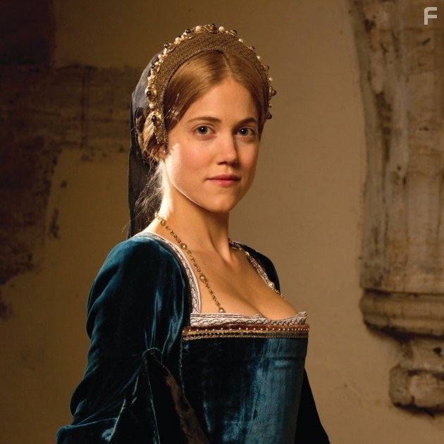 Charity Wakefield in Волчий зал (2015)