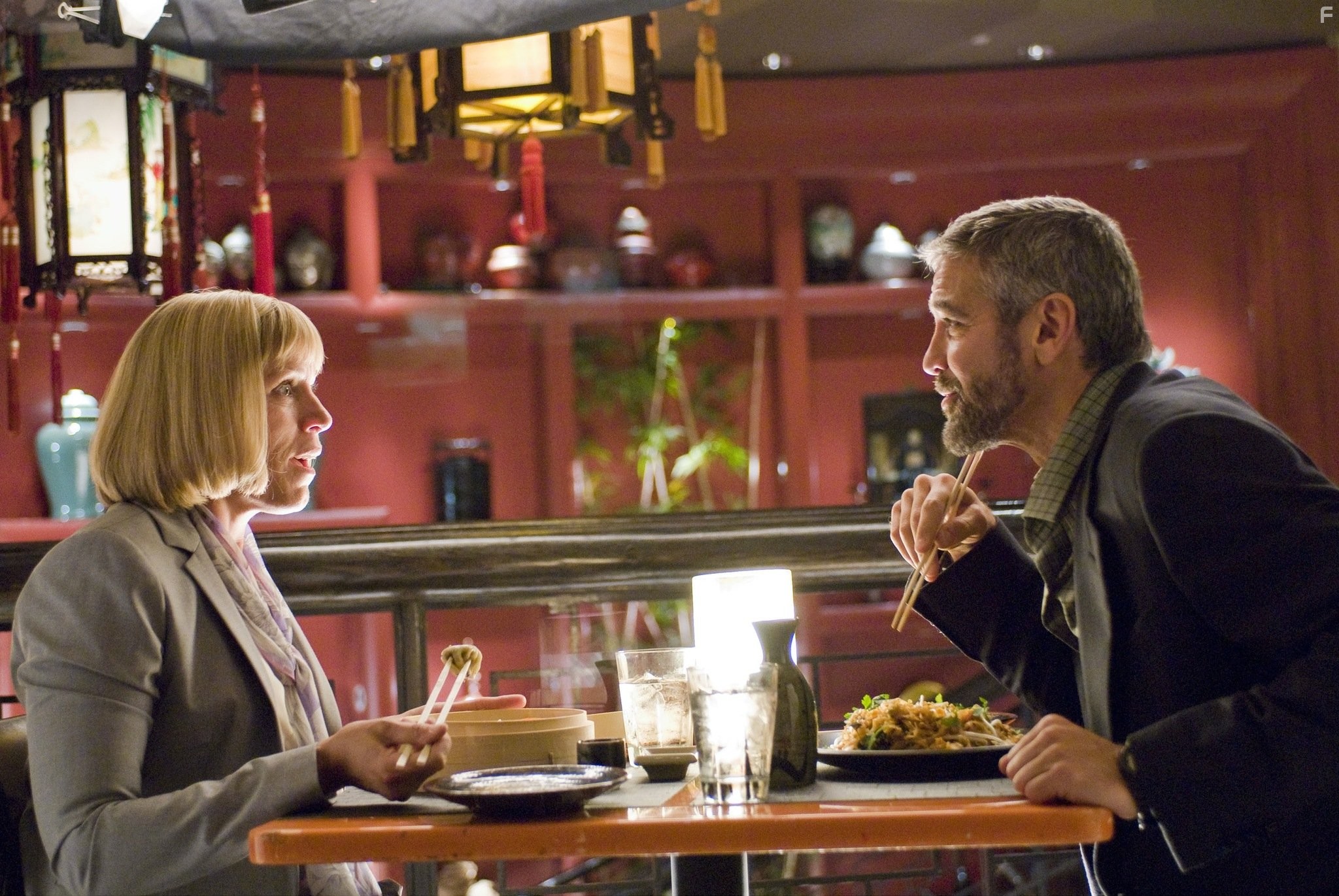 George Clooney and Frances McDormand in После прочтения сжечь (2008)
