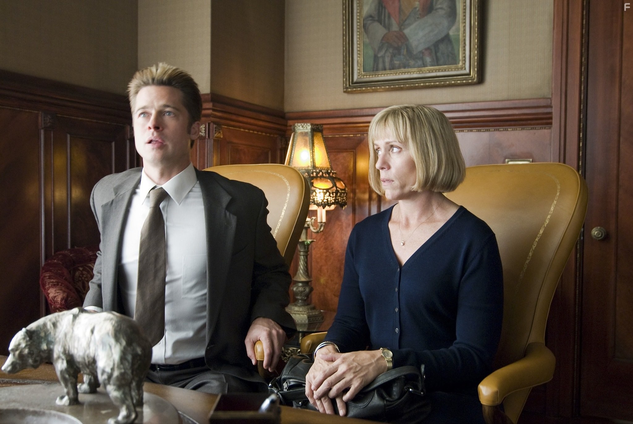 Brad Pitt and Frances McDormand in После прочтения сжечь (2008)