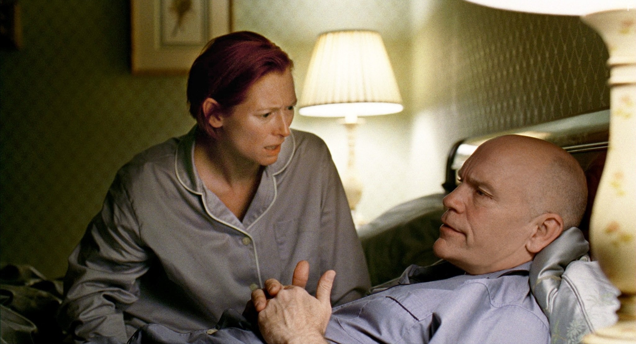 John Malkovich and Tilda Swinton in После прочтения сжечь (2008)