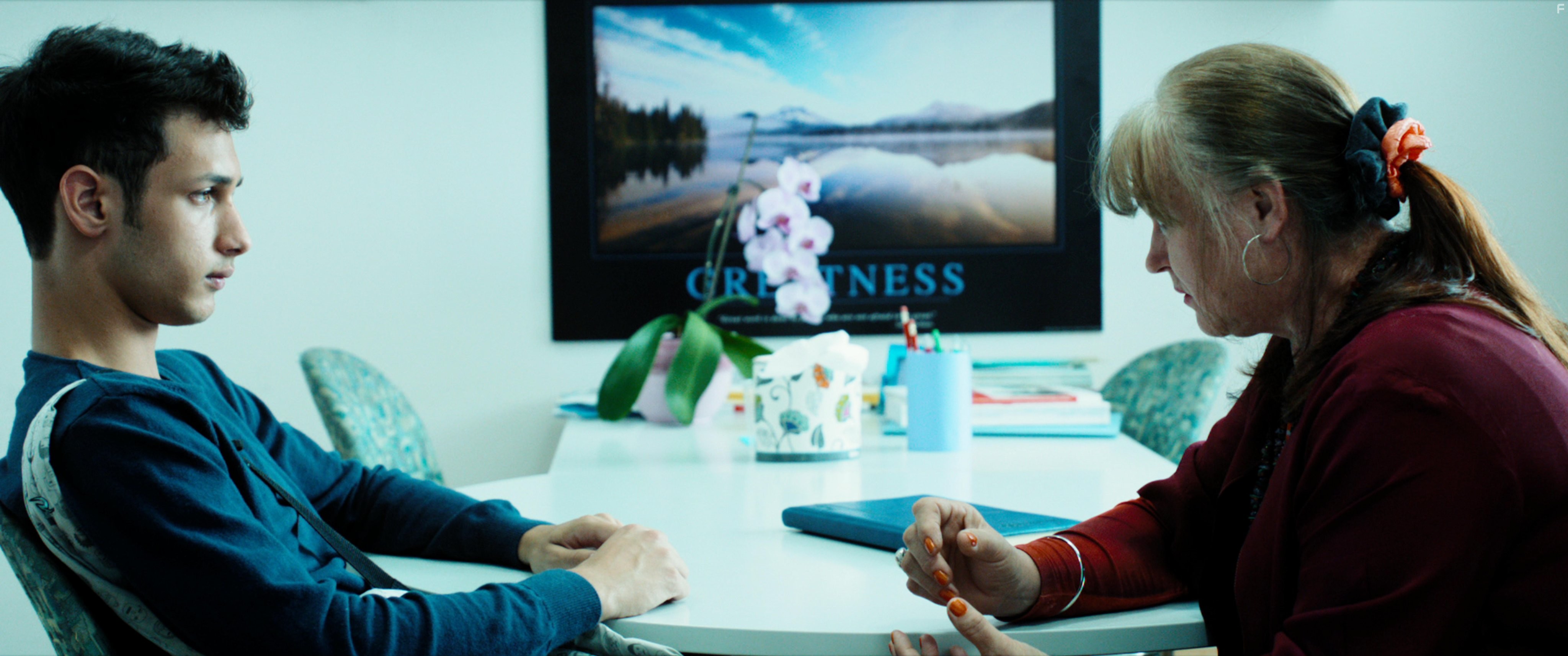 Estera Dvornik and Voranc Boh in Razredni sovraznik (2013)