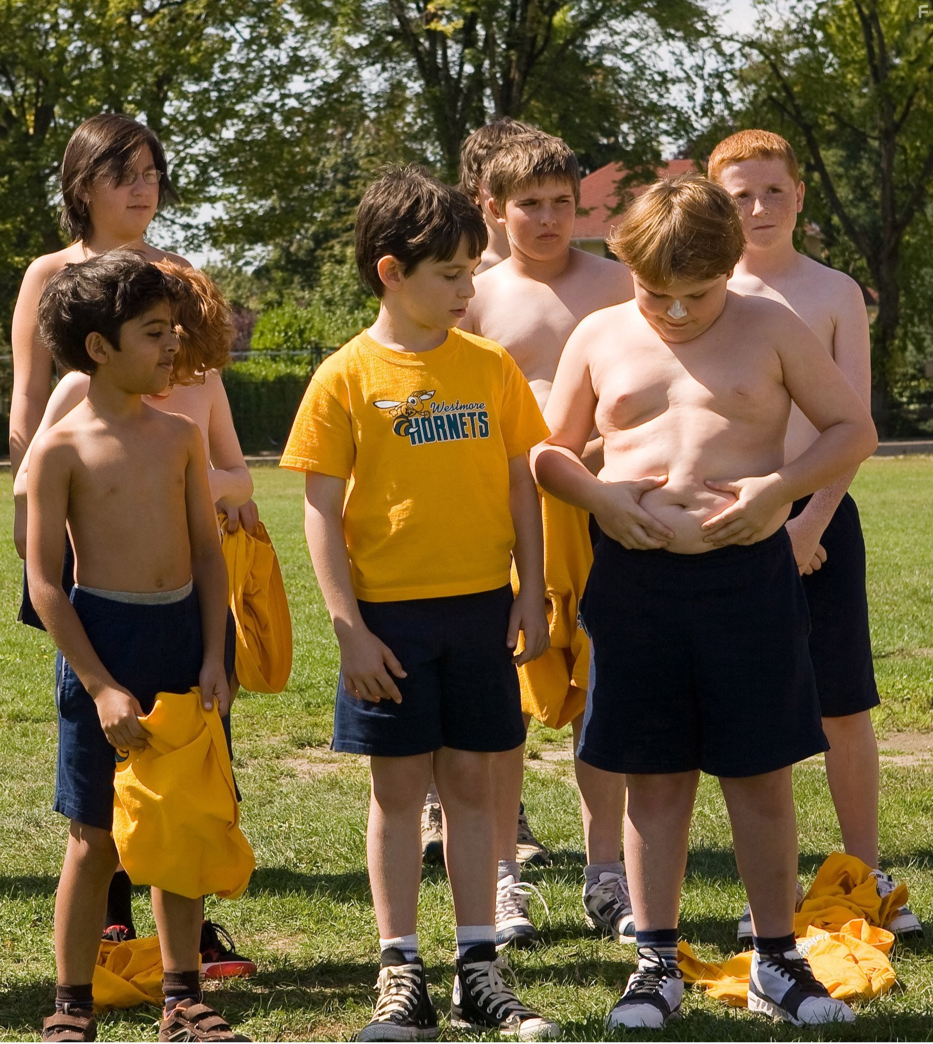 Zachary Gordon, Robert Capron, and Karan Brar in Дневник слабака (2010)