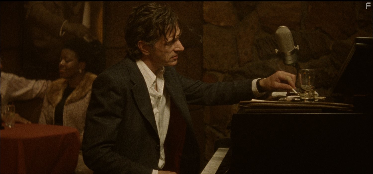 John Hawkes in Совсем низко (2014)