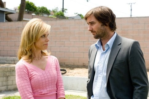 Luke Wilson and Cheryl Hines in Генри Пул уже здесь (2008)