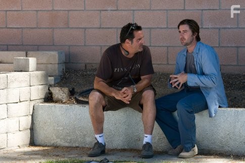 Luke Wilson and Mark Pellington in Генри Пул уже здесь (2008)