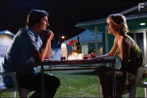 Luke Wilson and Radha Mitchell in Генри Пул уже здесь (2008)