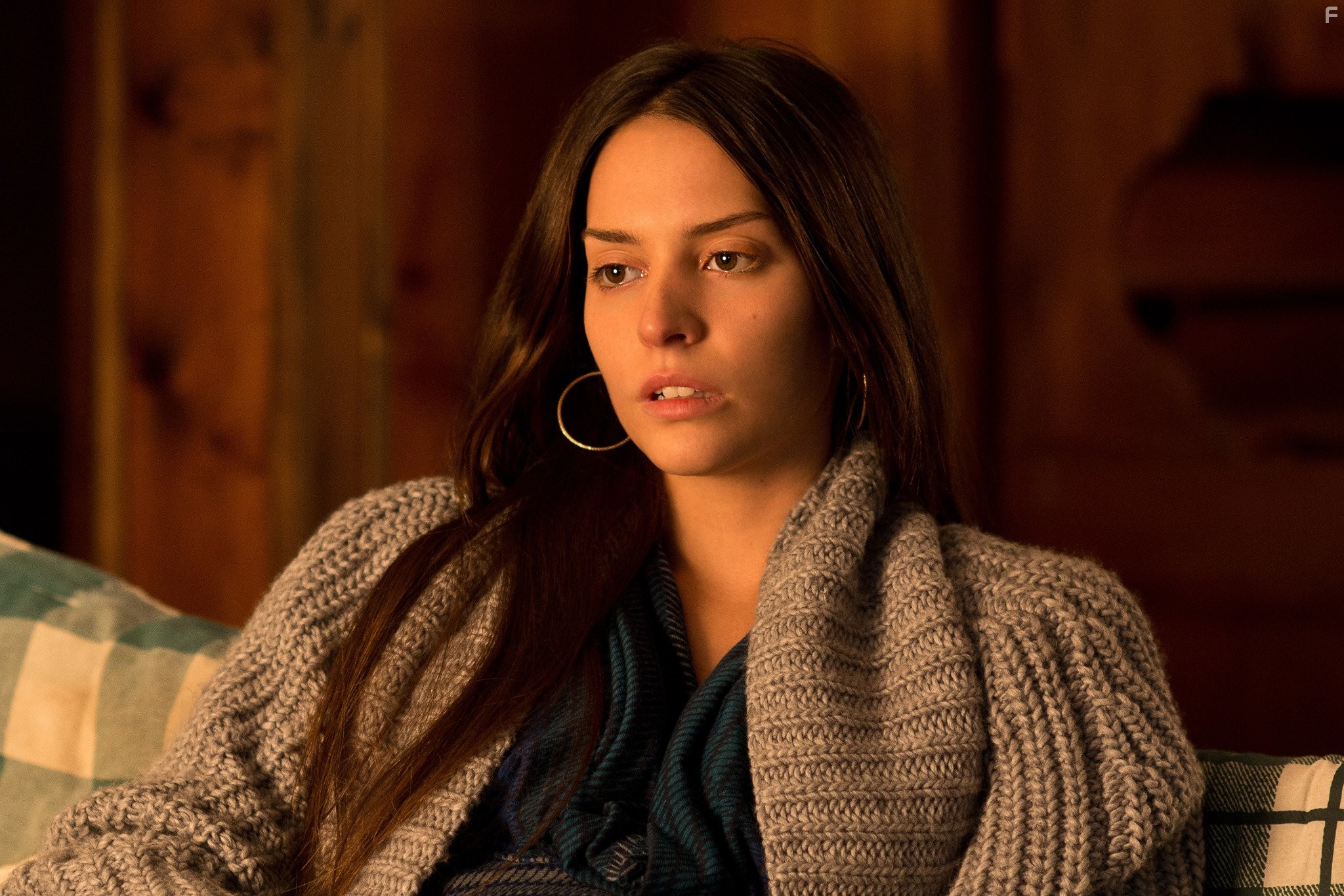Genesis Rodriguez in Ночной беглец (2015)