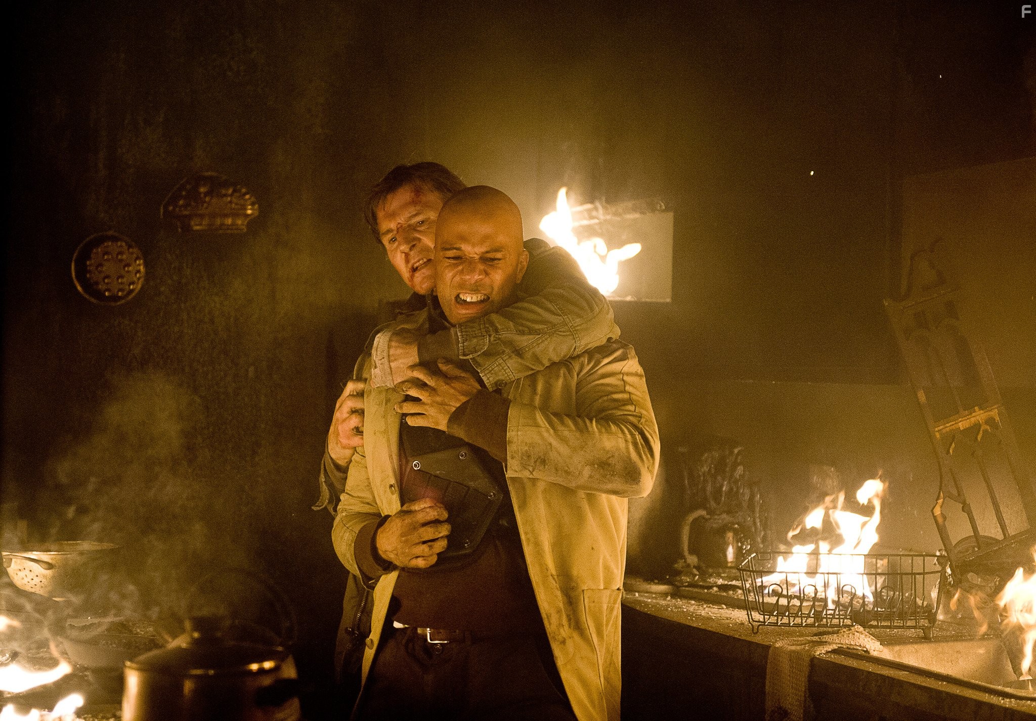 Liam Neeson and Common in Ночной беглец (2015)