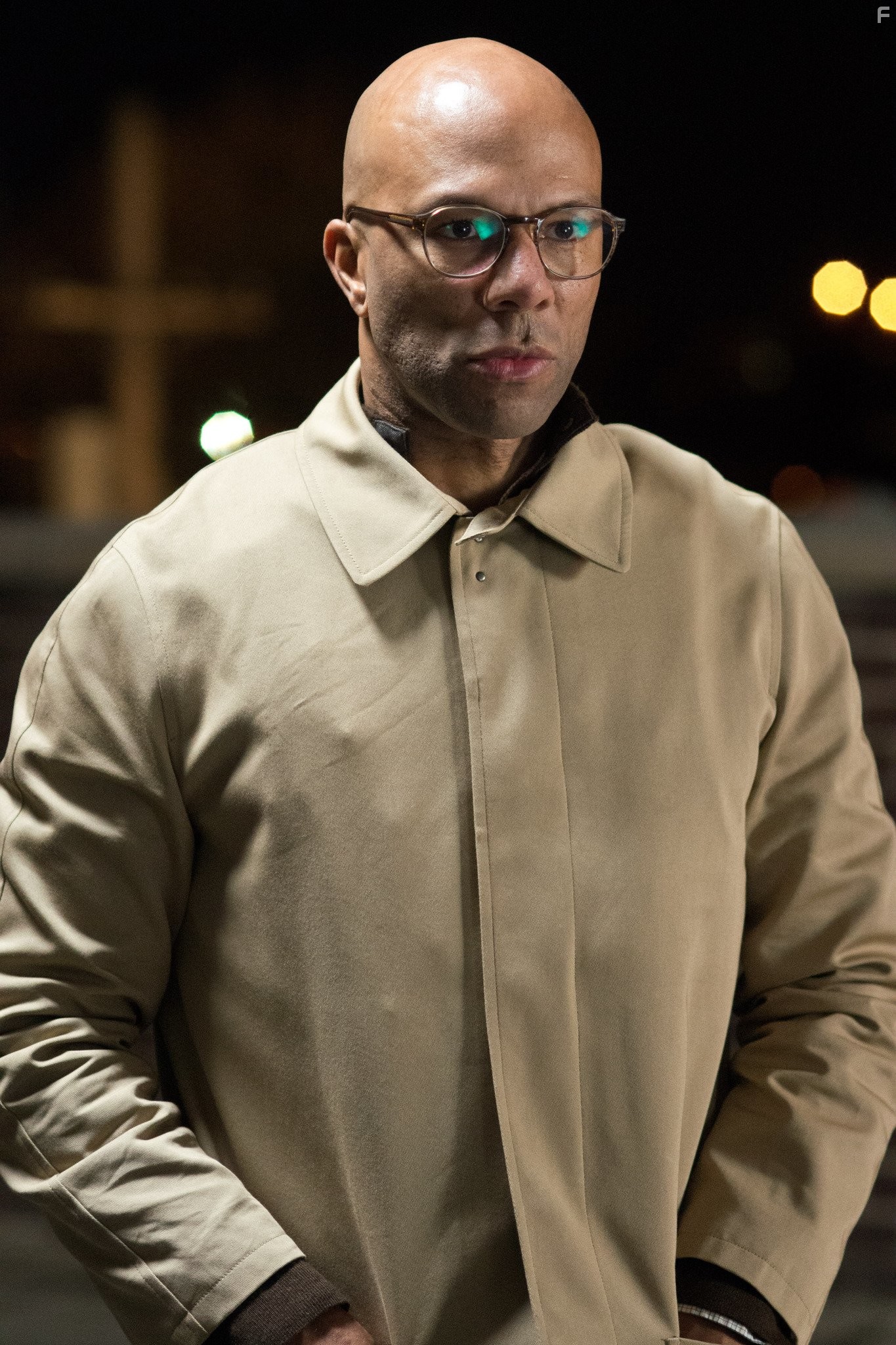 Common in Ночной беглец (2015)