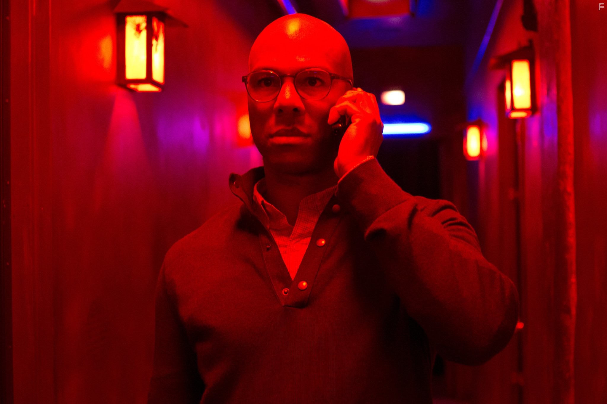 Common in Ночной беглец (2015)