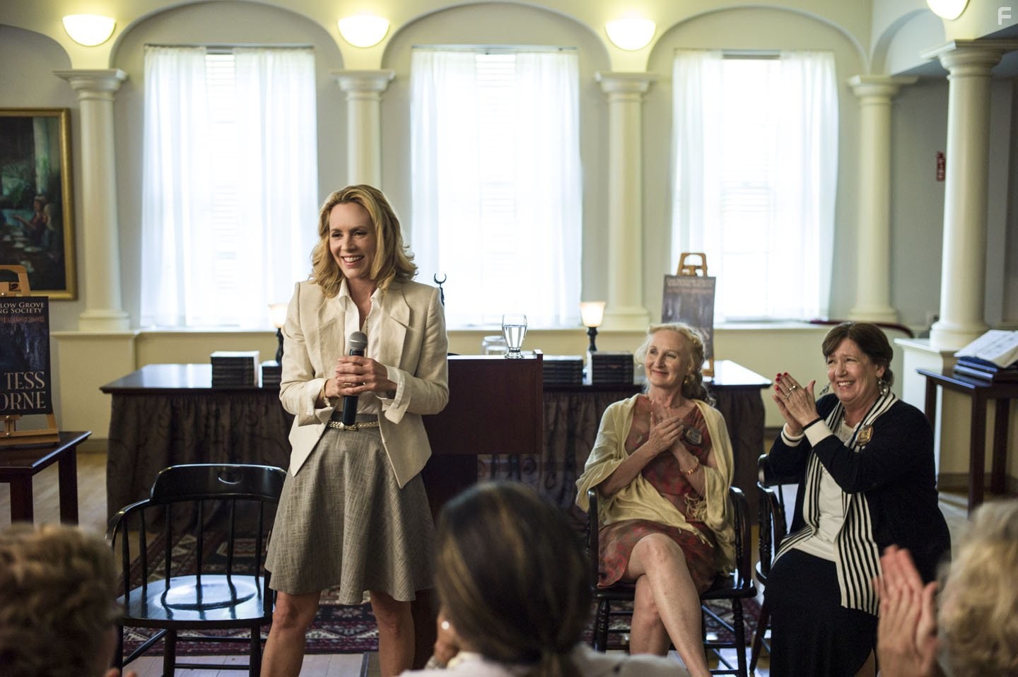 Maria Bello and Ann Dowd in Громила (2014)